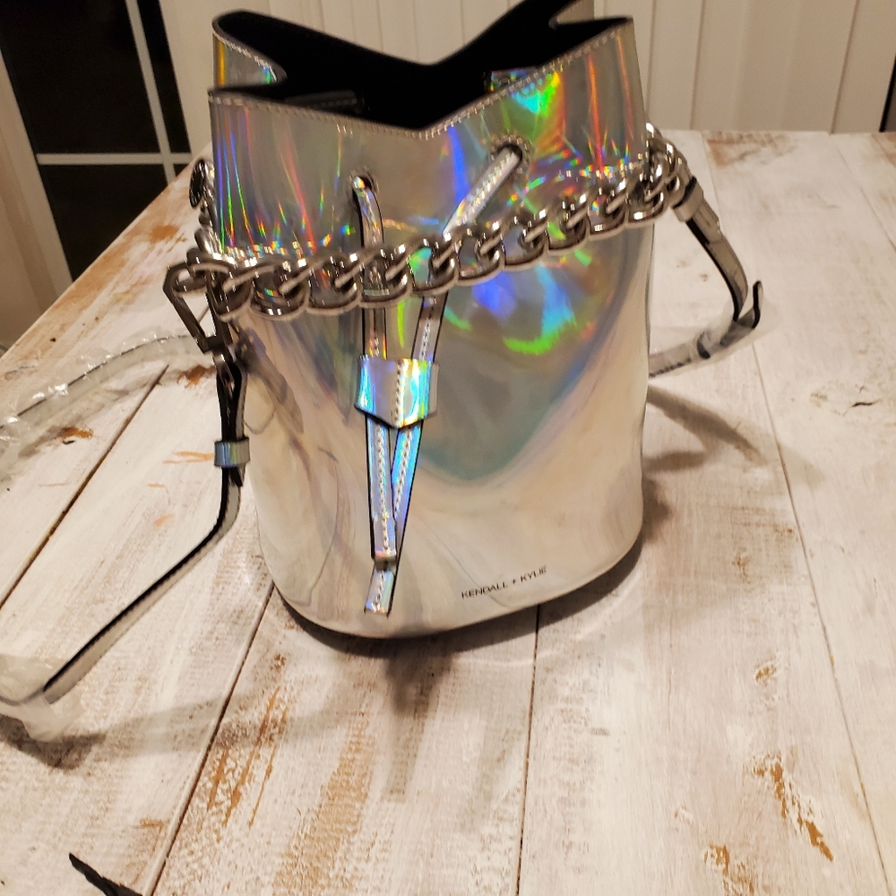 Kendall & kylie Holographic Bucket Bag - Picture 2 of 15